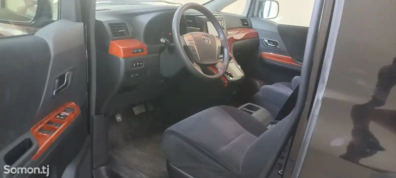 Toyota Vellfire, 2014-6