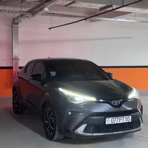 Toyota C-HR, 2022