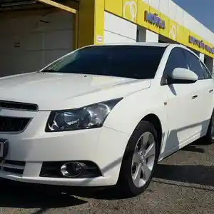 Chevrolet Cruze, 2010