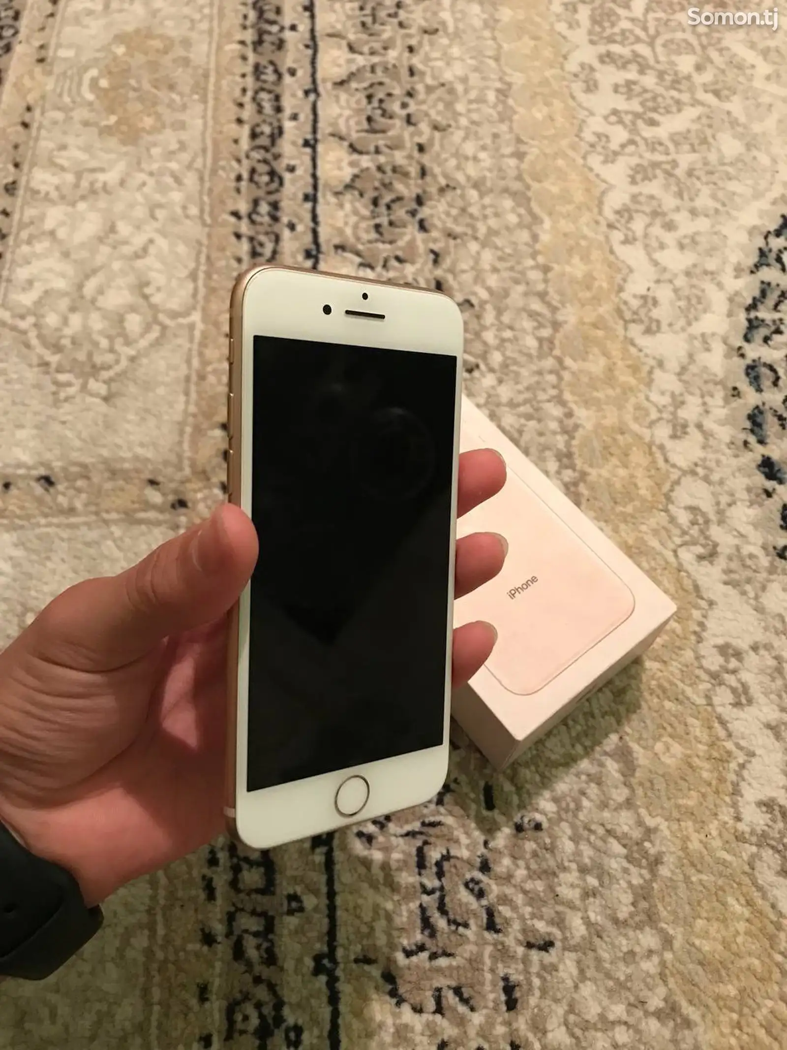 Apple iPhone 8, 64 gb, Gold-1