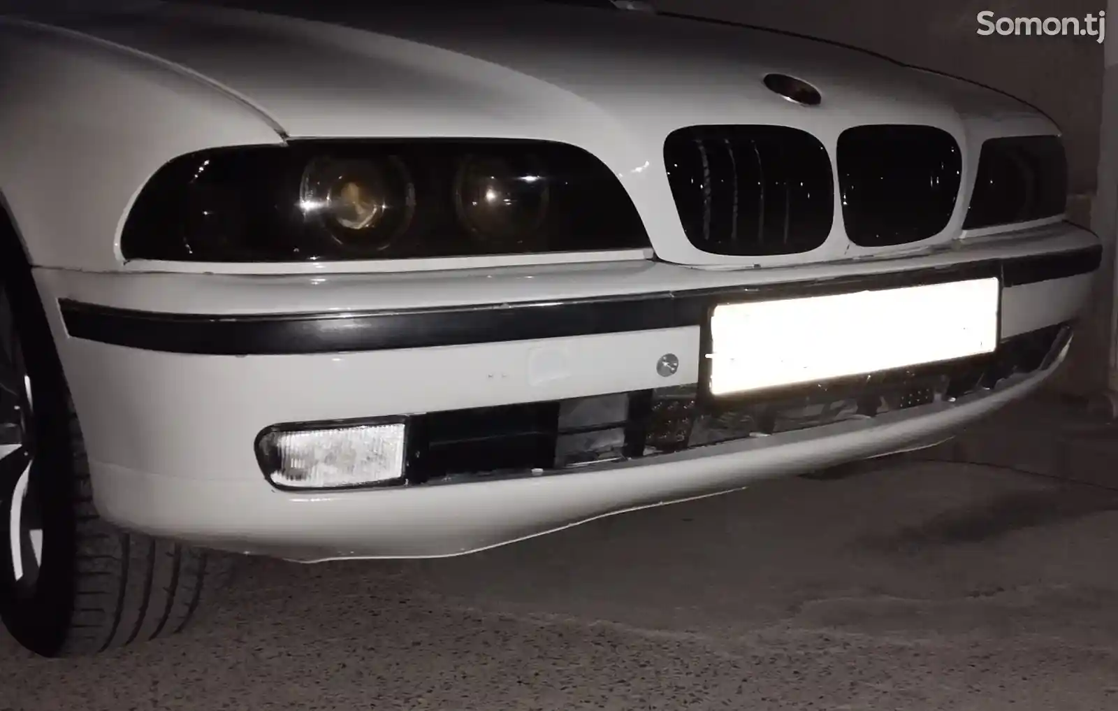 Передний бампер от BMW E39-3