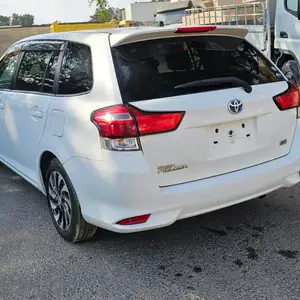 Toyota Fielder, 2016