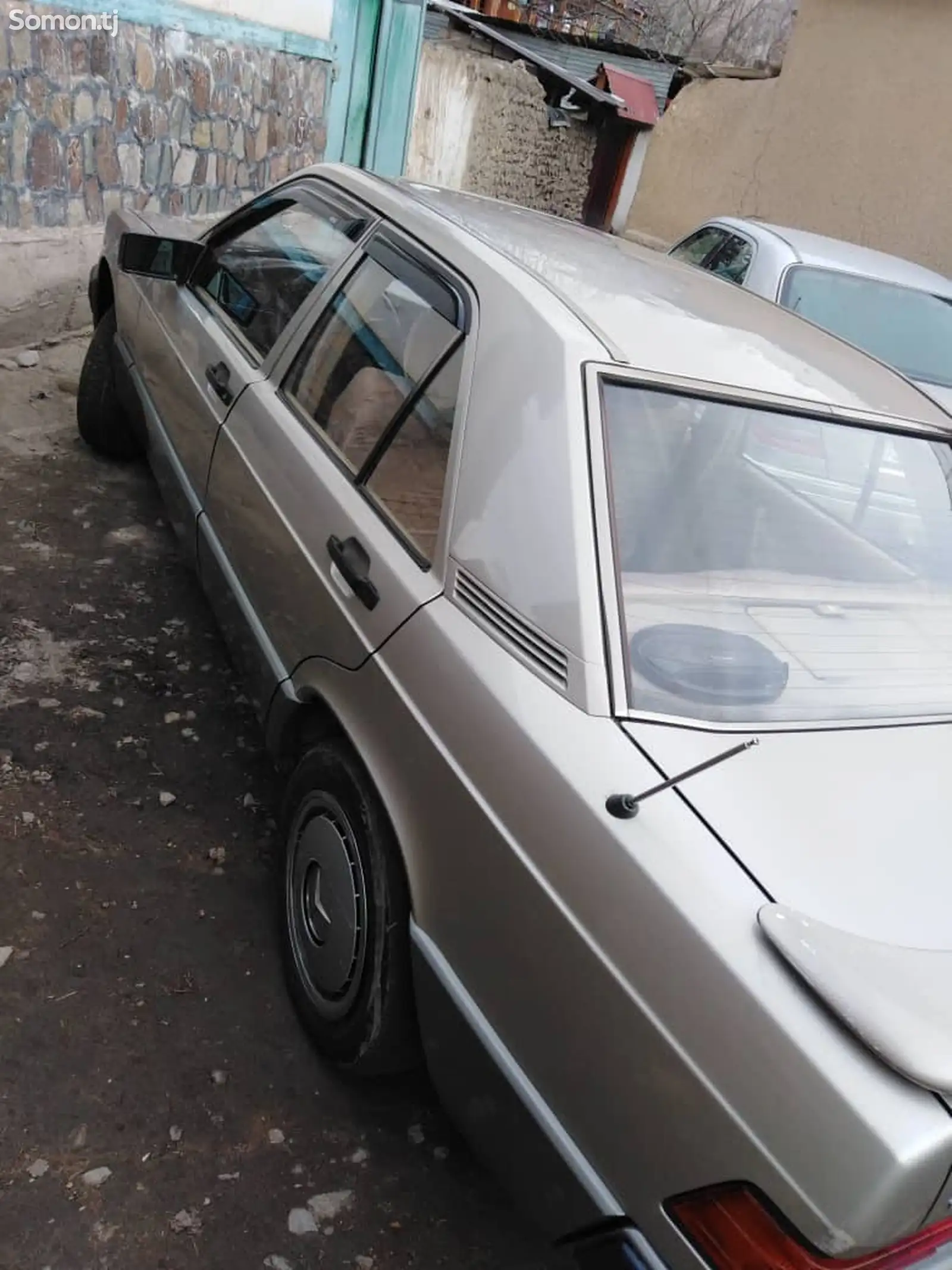 Mercedes-Benz W124, 1990-1