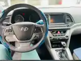 Hyundai Elantra, 2016-7