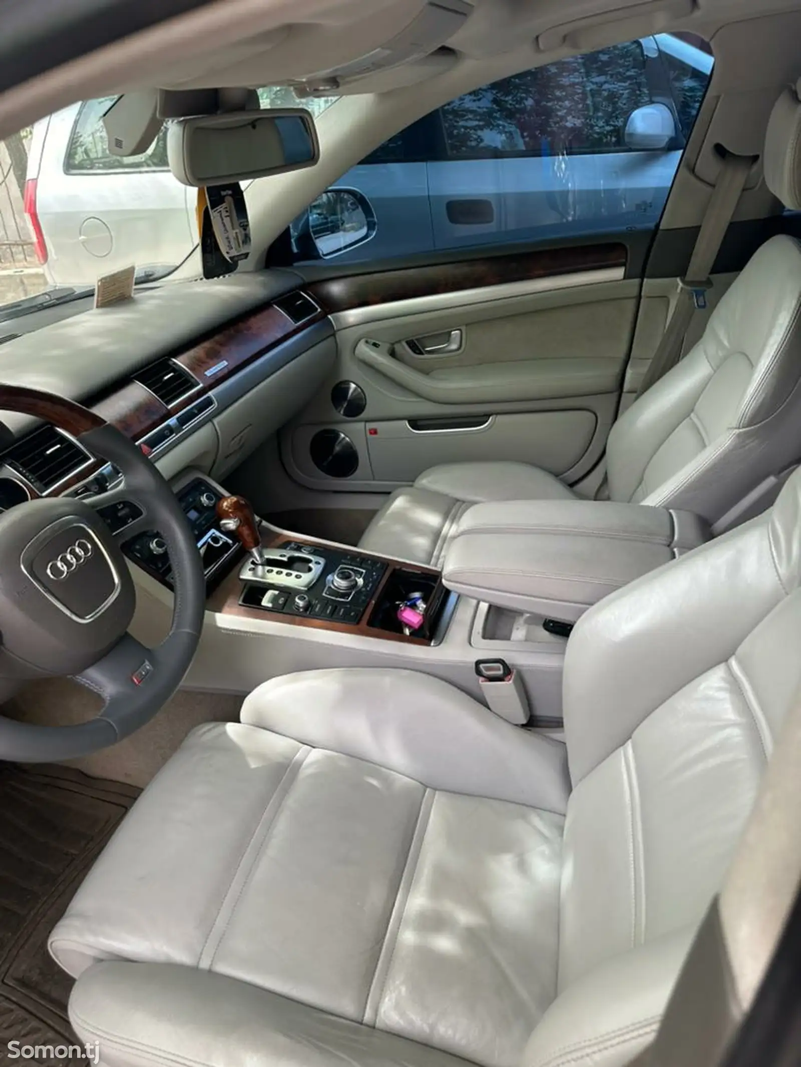 Audi A8, 2010-5