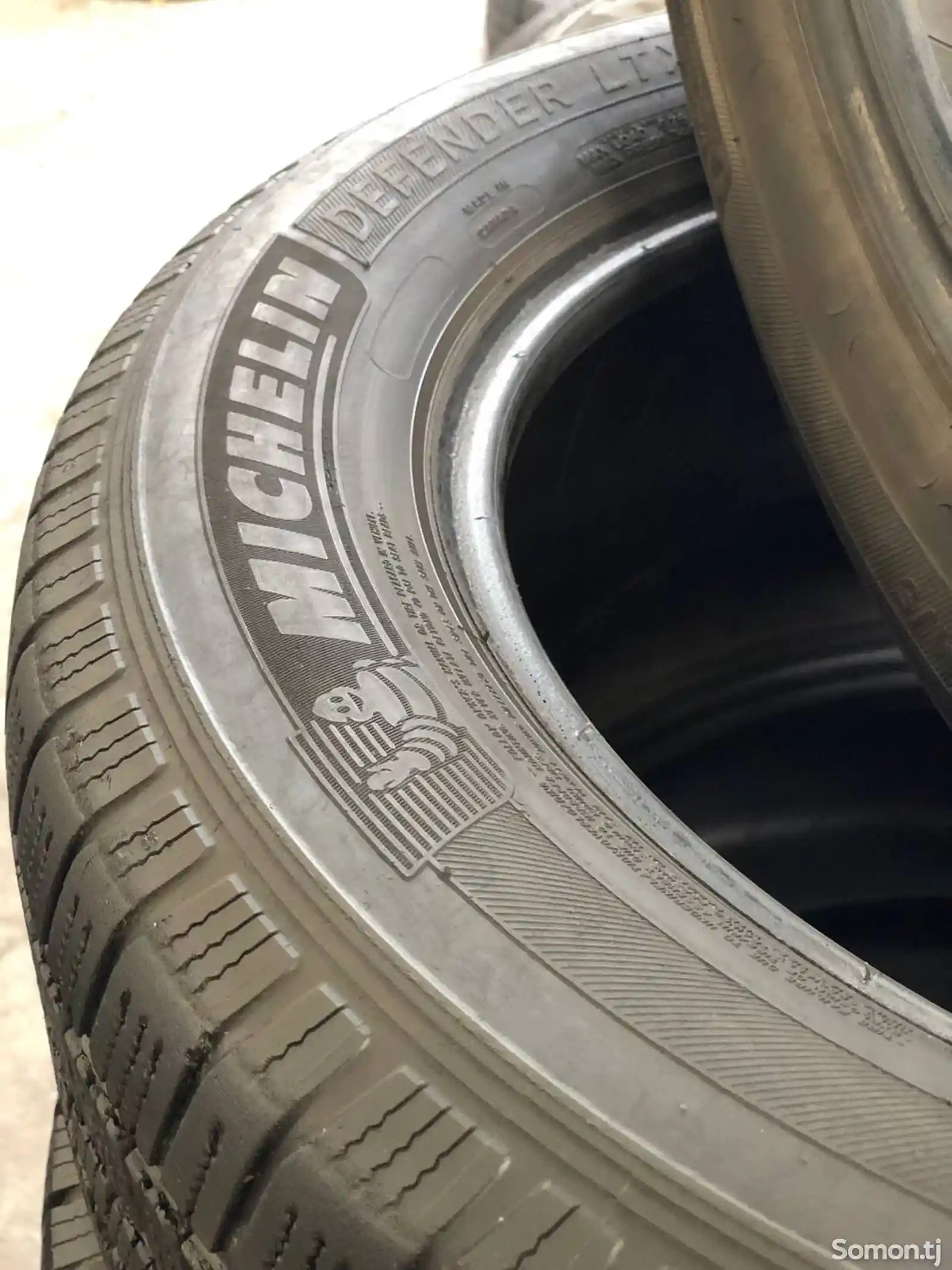 Шины R18 235 60 Michelin-3