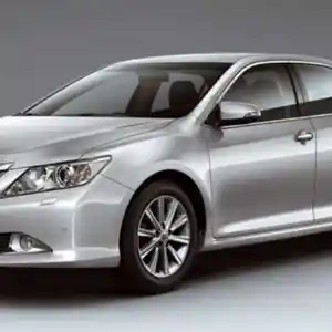 Лобовое стекло на Toyota Camry 4