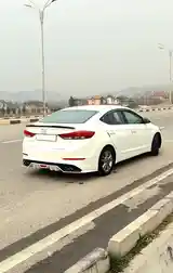 Hyundai Elantra, 2018-3