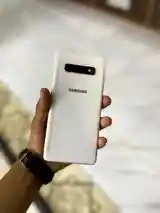 Samsung Galaxy S10+-3