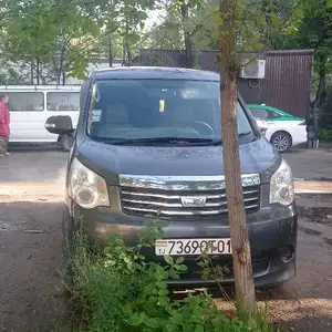 Toyota Noah, 2008