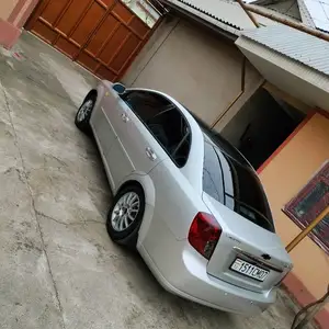 Chevrolet Lacetti, 2005