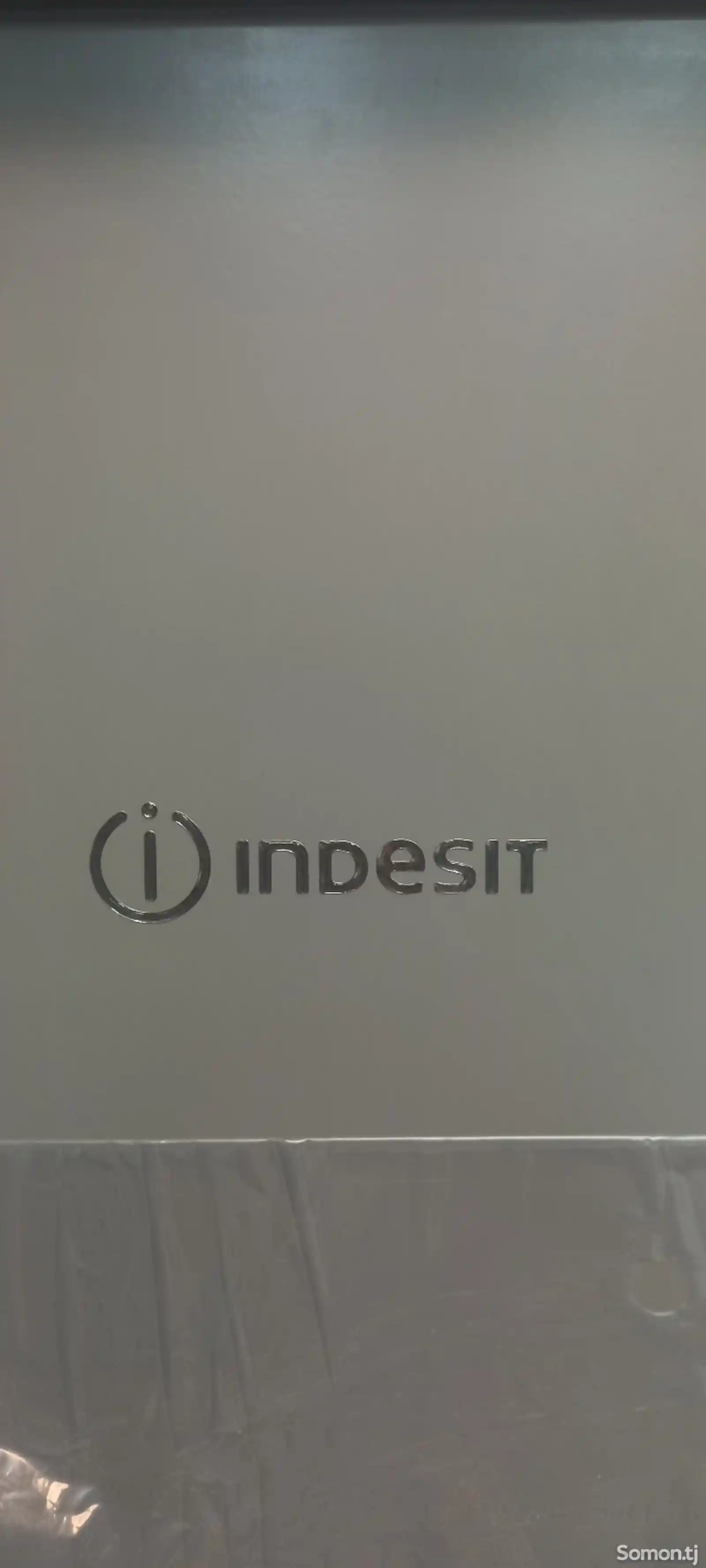 Холодильник Indesit-2