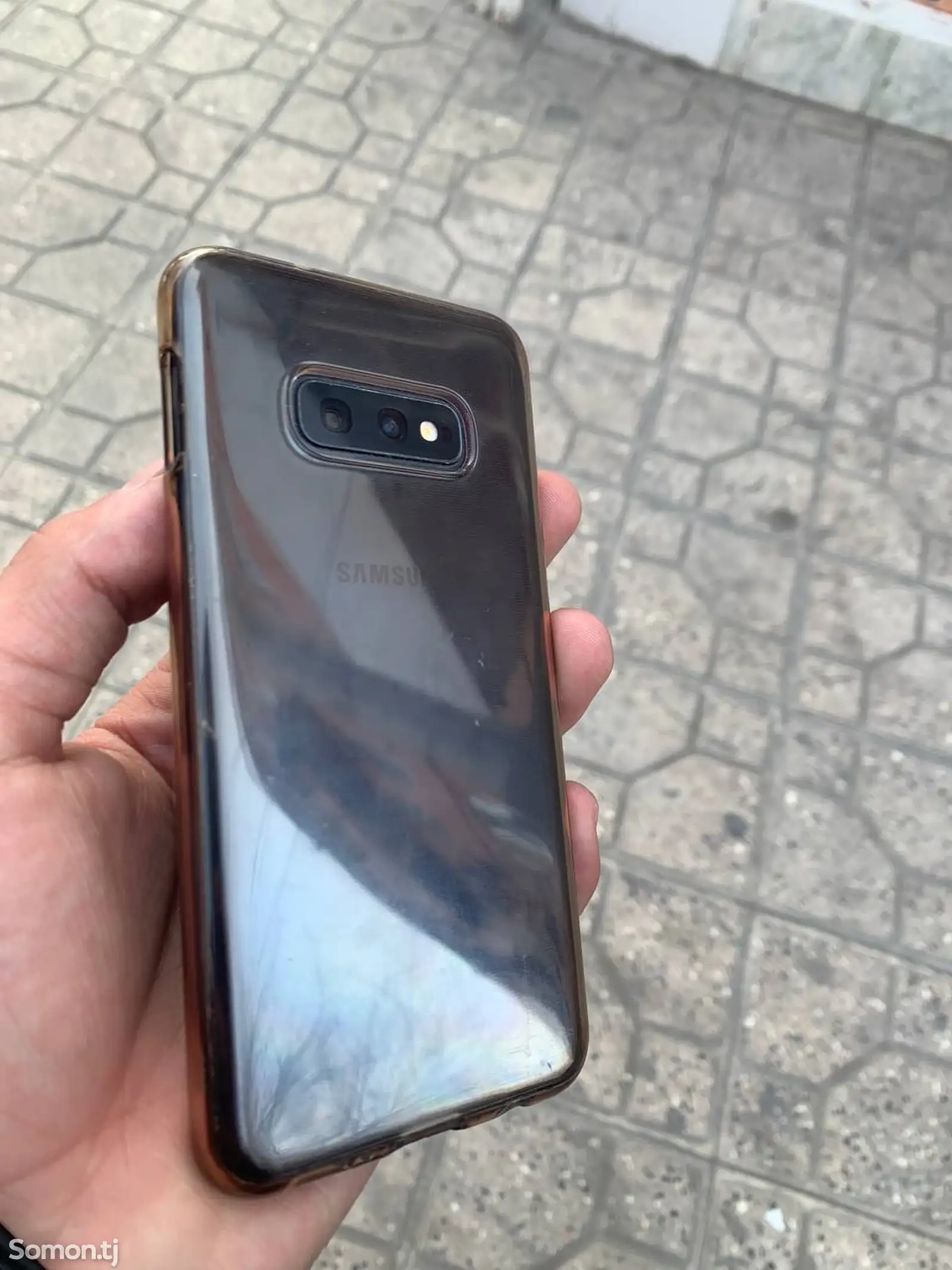 Samsung Galaxy s10e-1