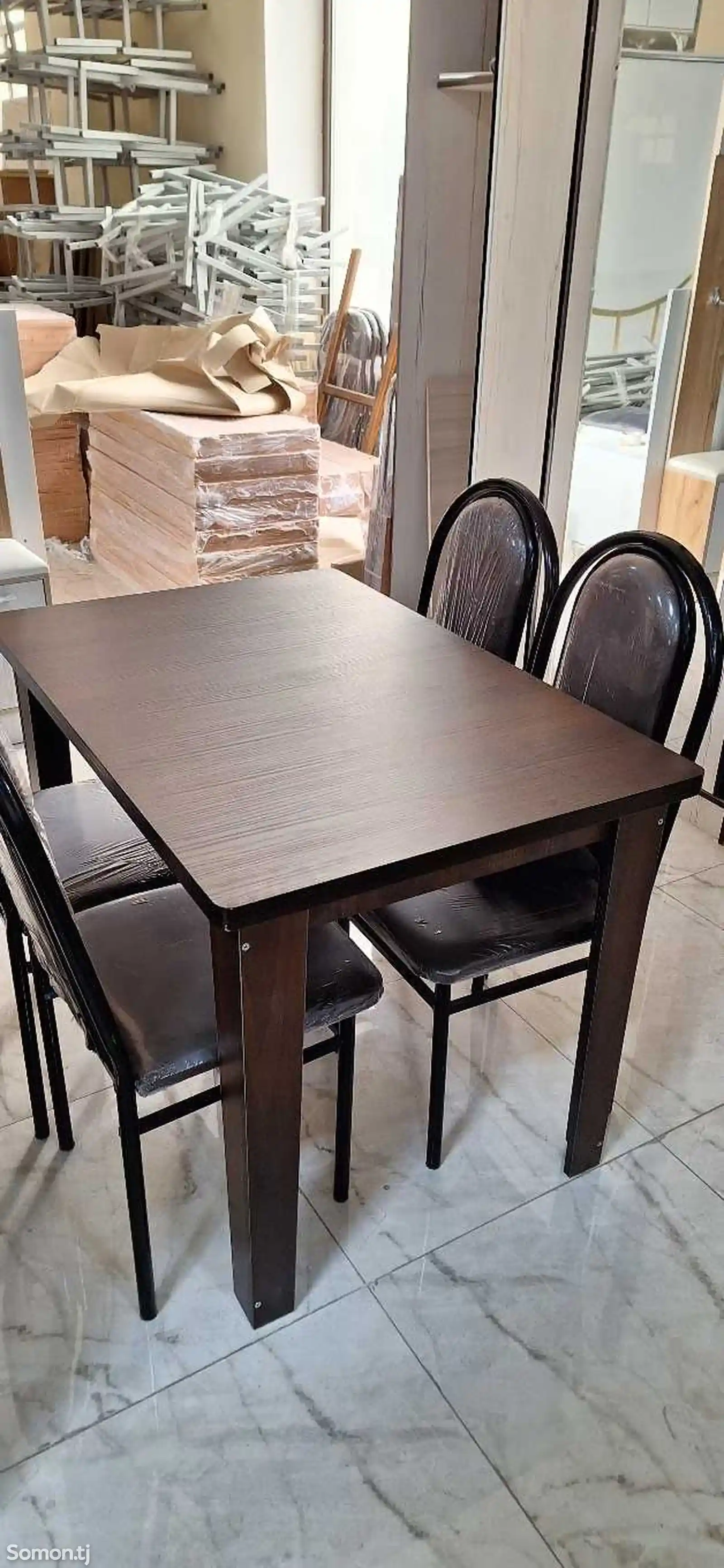 Стол со стульями для кухни-1