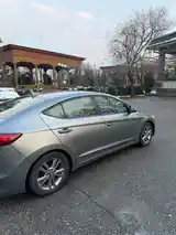 Hyundai Elantra, 2017-4