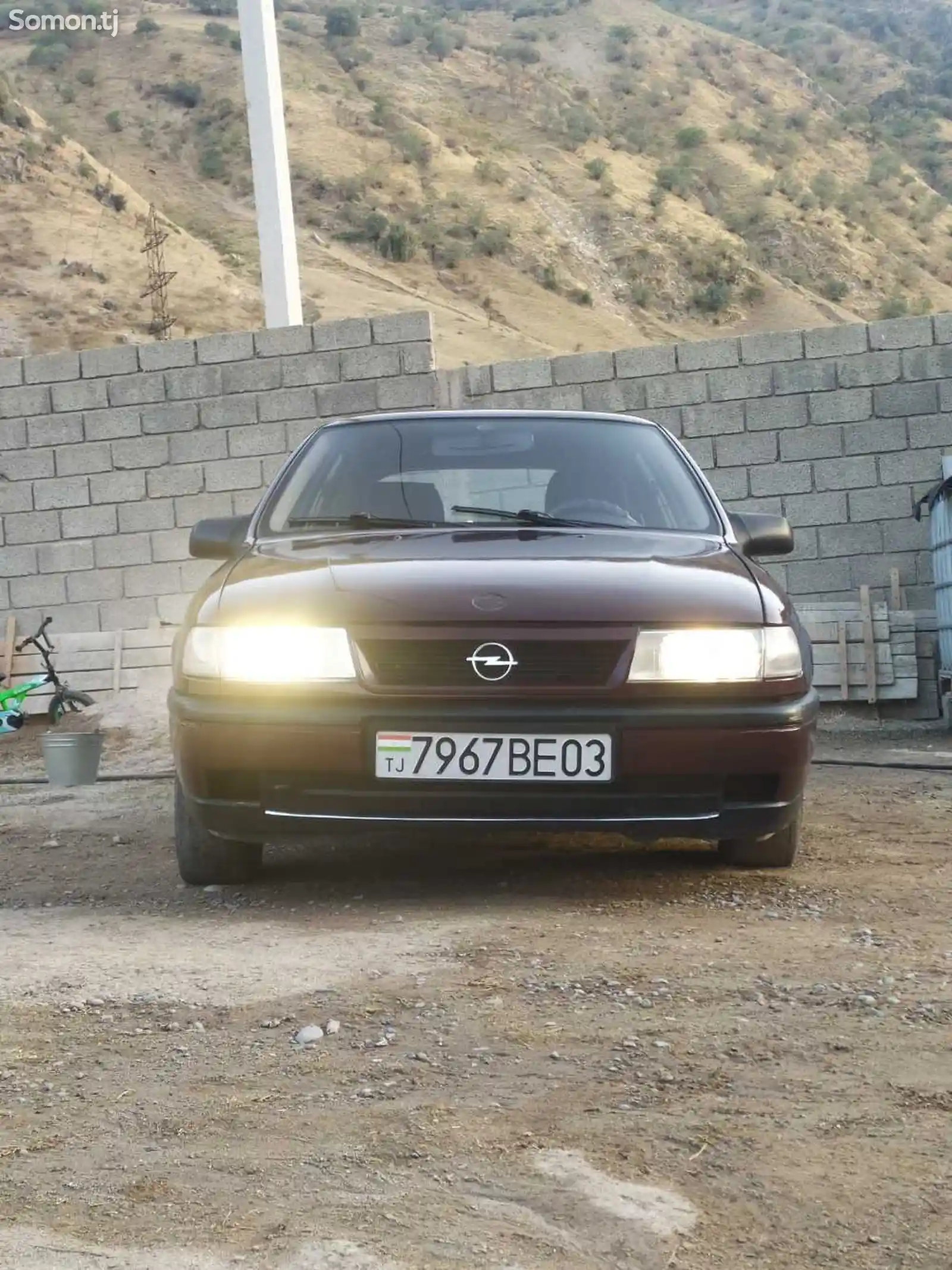 Opel Vectra A , 1990-1
