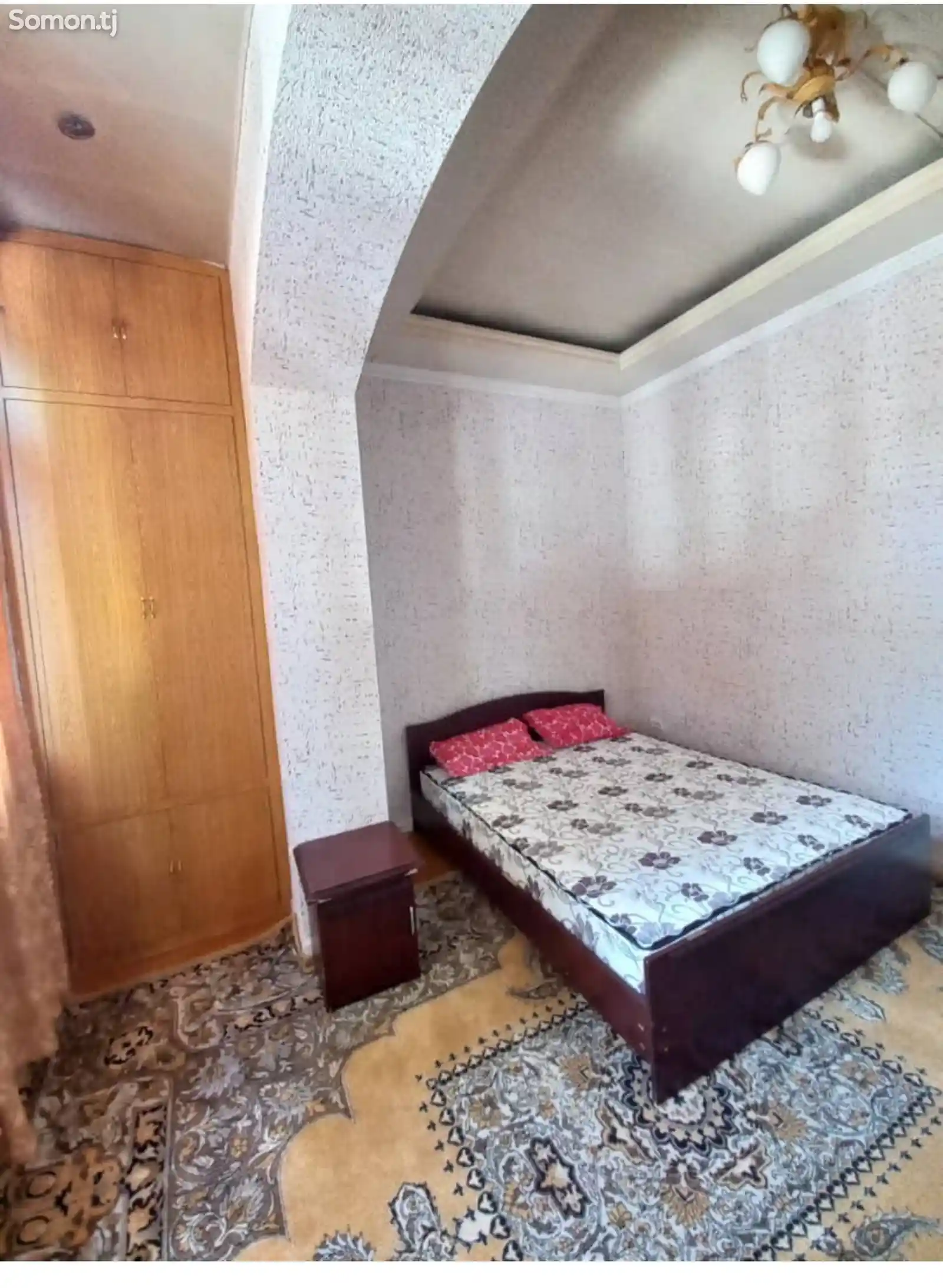 2-комн. квартира, 2 этаж, 50м², Универмаг-2