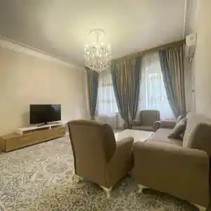 3-комн. квартира, 4 этаж, 95 м², Пайкар, Голубой экран