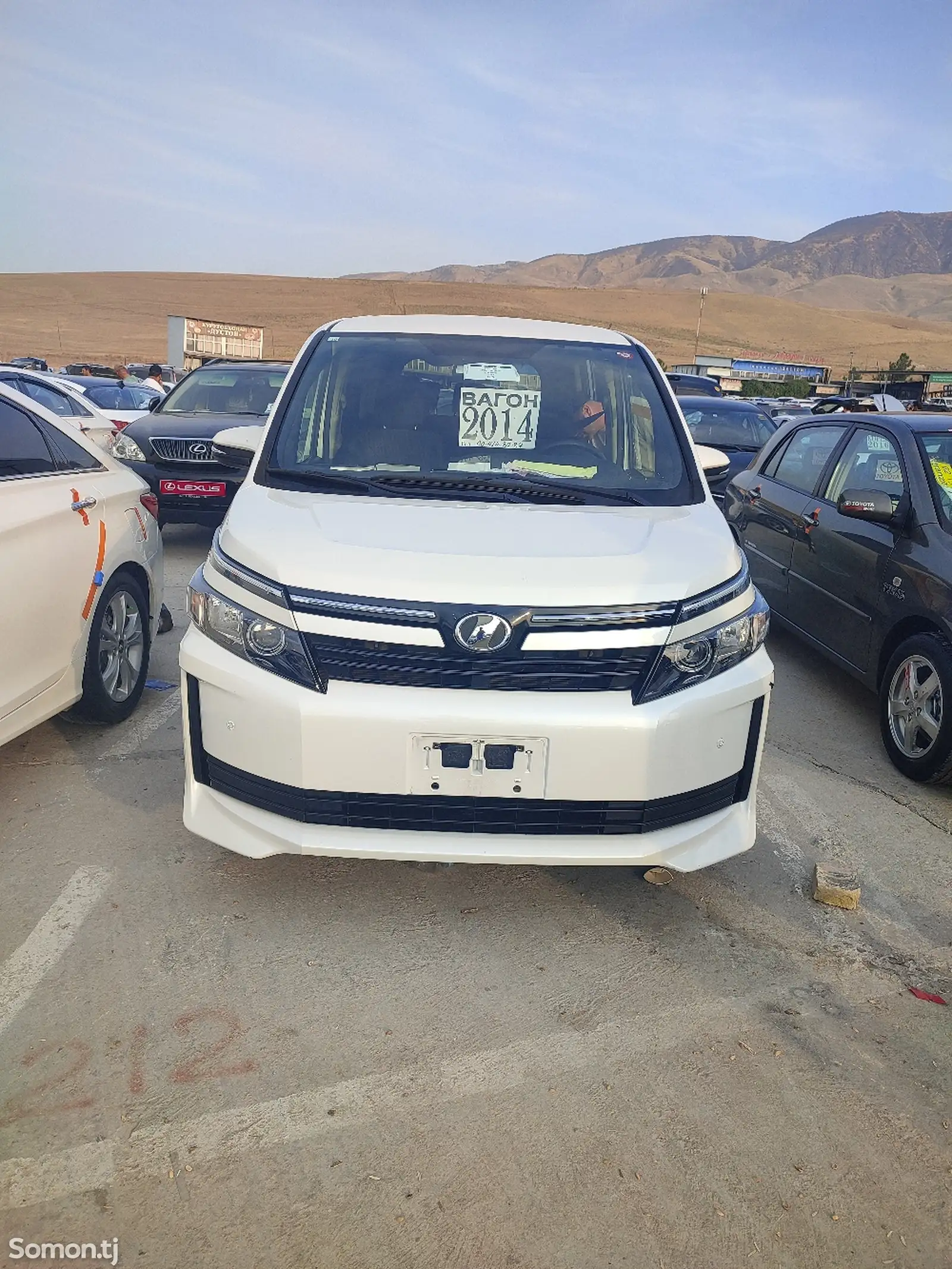 Toyota Voxy, 2014-2