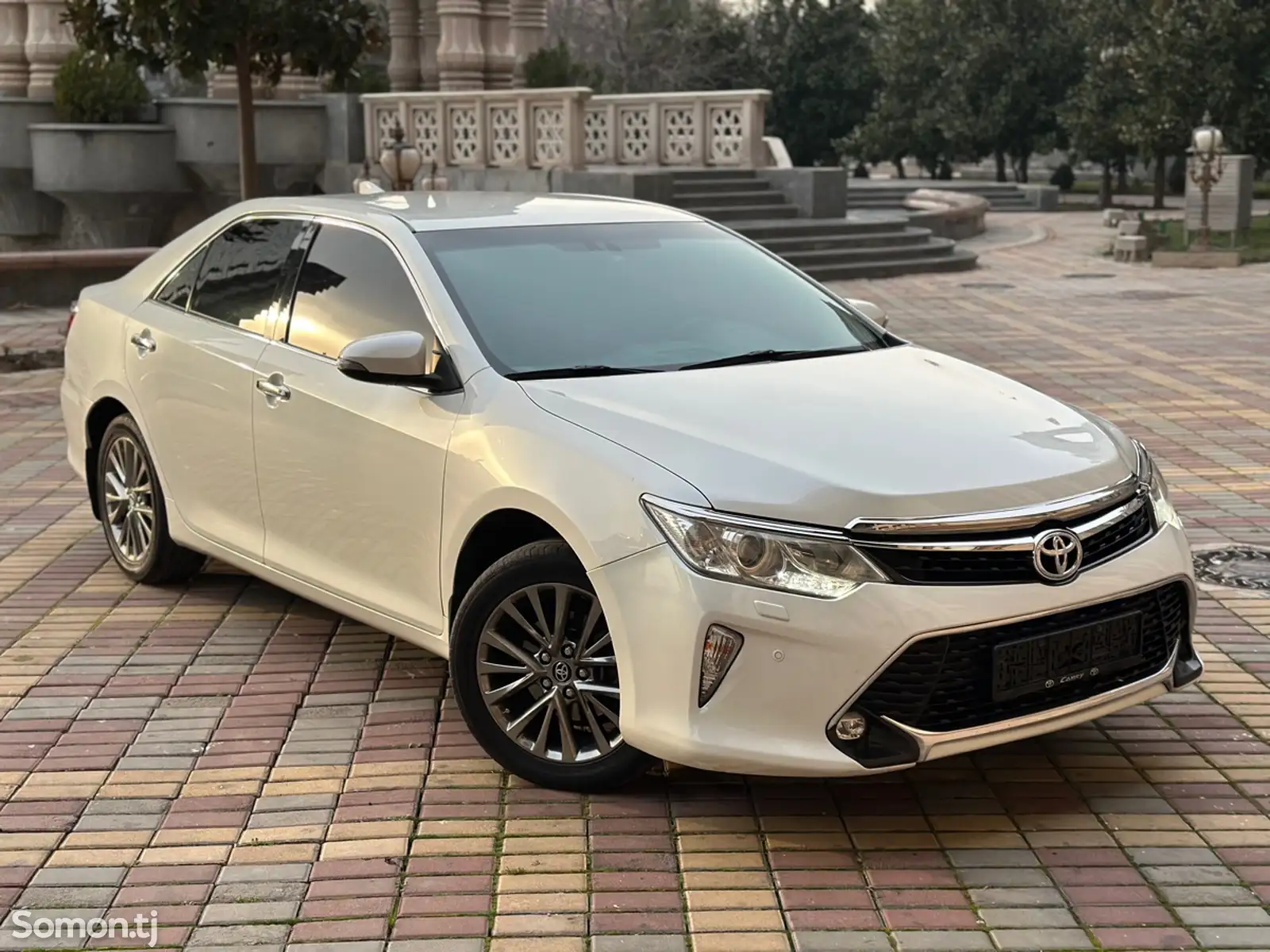 Toyota Camry, 2017-1