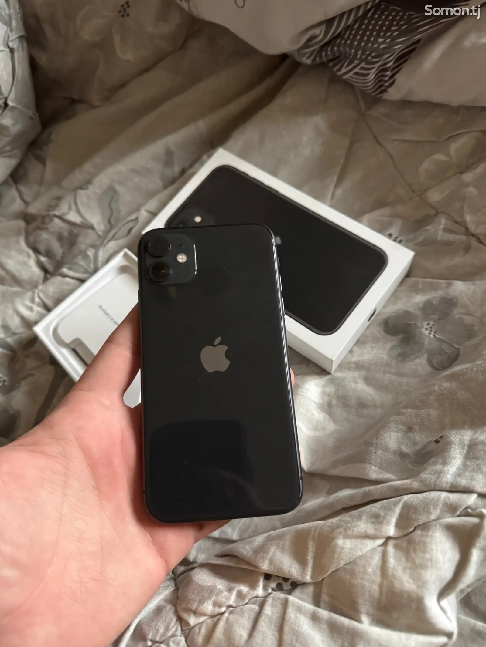 Apple iPhone 11, 64 gb, Product Red-1