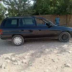 Opel Astra K, 1996