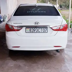 Hyundai Sonata, 2010