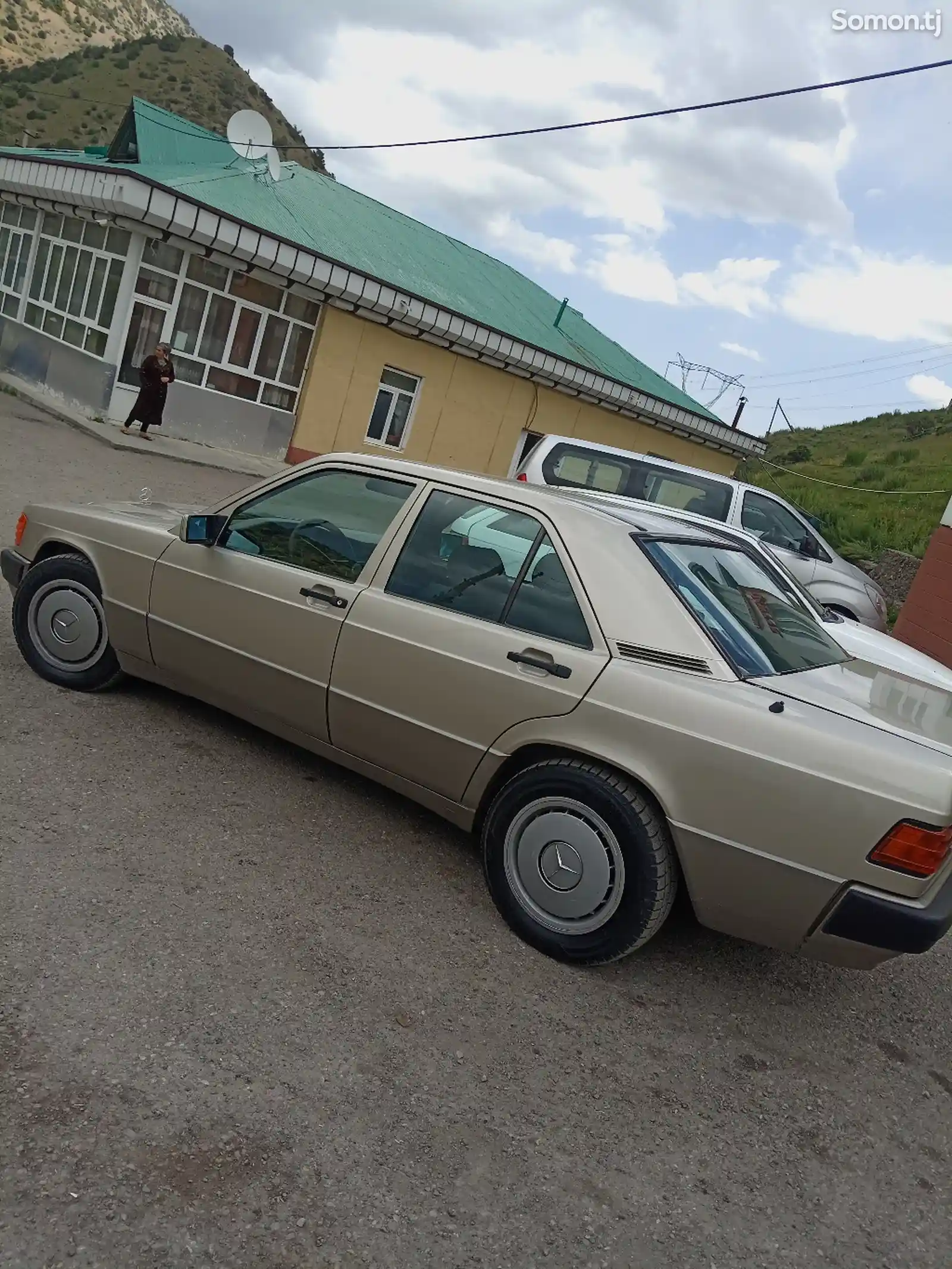 Mercedes-Benz W201, 1990-2