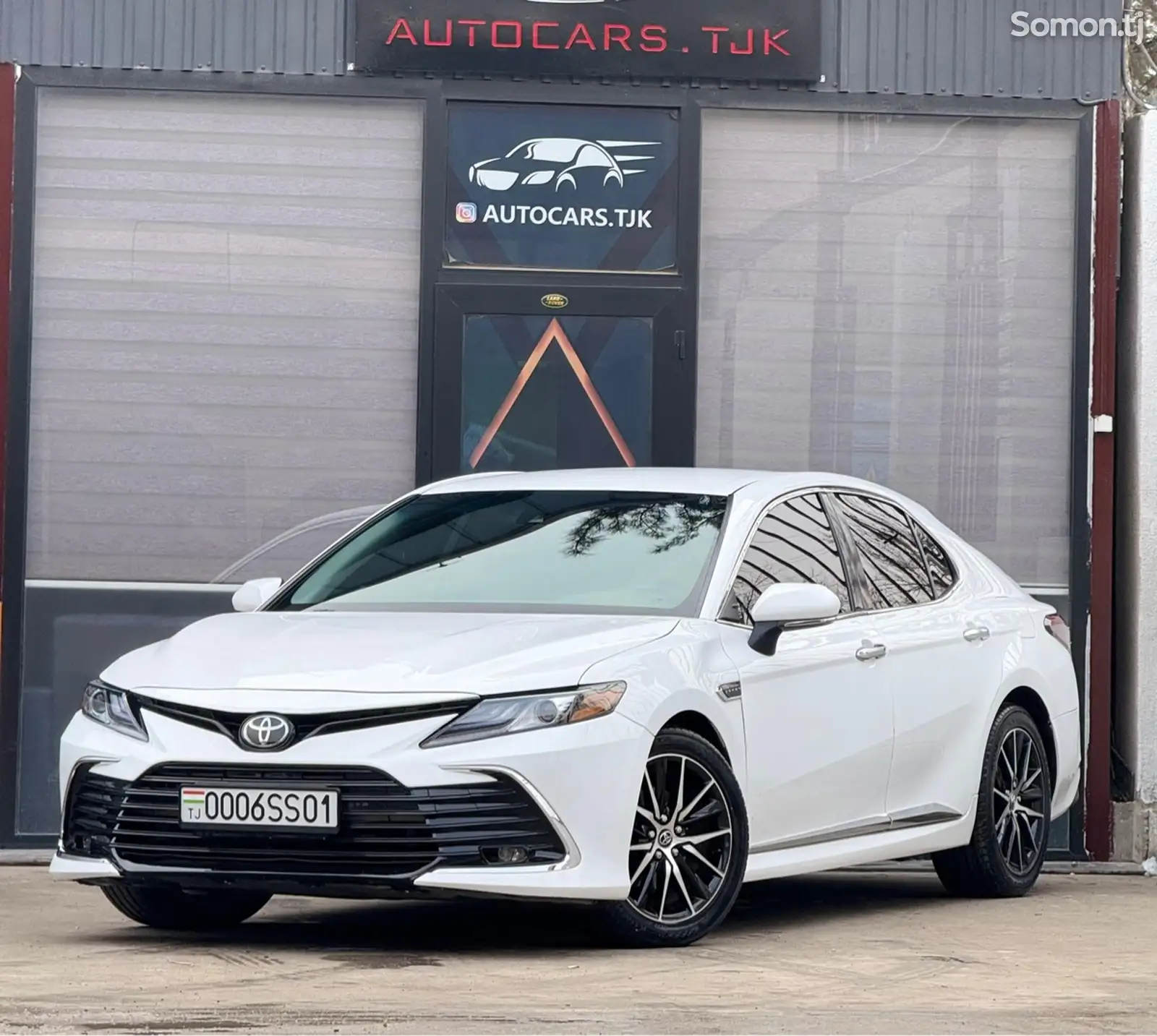 Toyota Camry, 2020-1