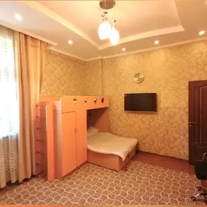 2-комн. квартира, 1 этаж, 75м²,  Мости Аэропорт