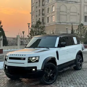 Land Rover Defender, 2023