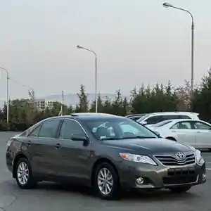 Toyota Camry, 2011