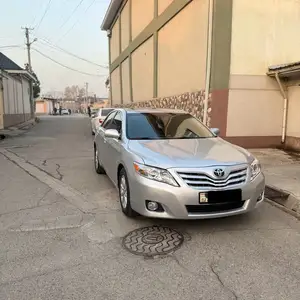 Toyota Camry, 2011