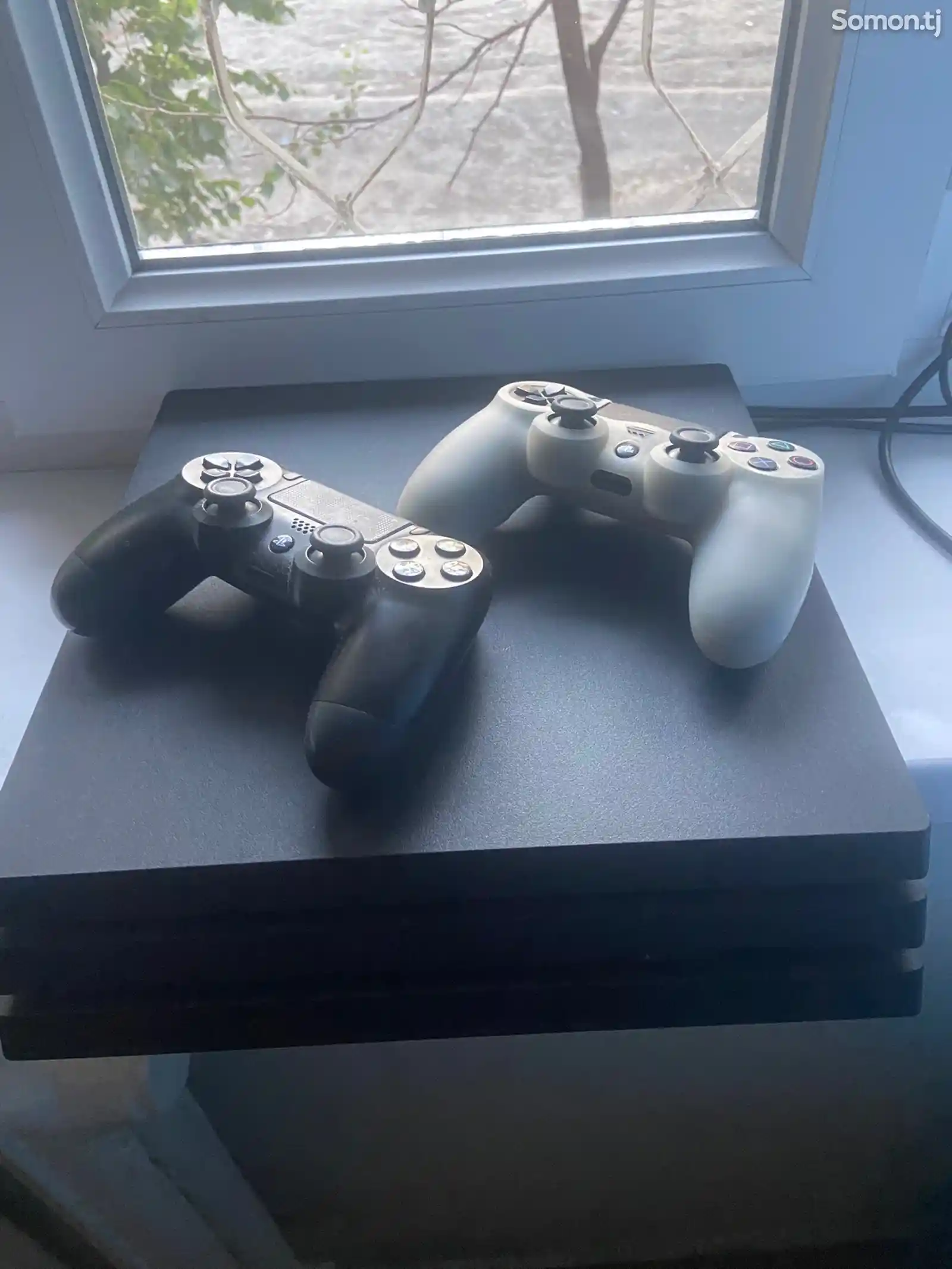 Игровая приставка playstation 4pro-2