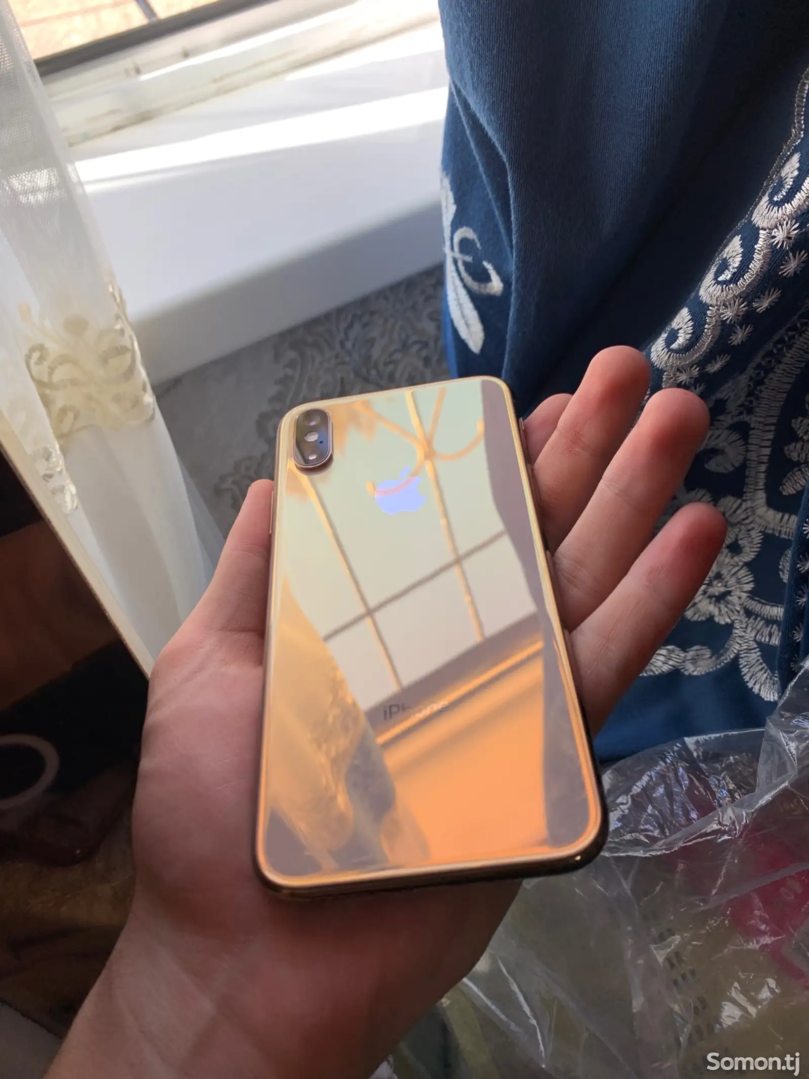 Apple iPhone Xs, 64 gb, Gold-1