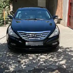 Hyundai Sonata, 2011