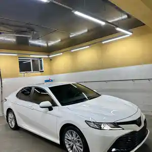 Toyota Camry, 2018