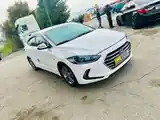 Hyundai Elantra, 2017-3