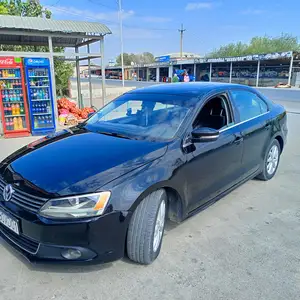 Volkswagen Jetta, 2013