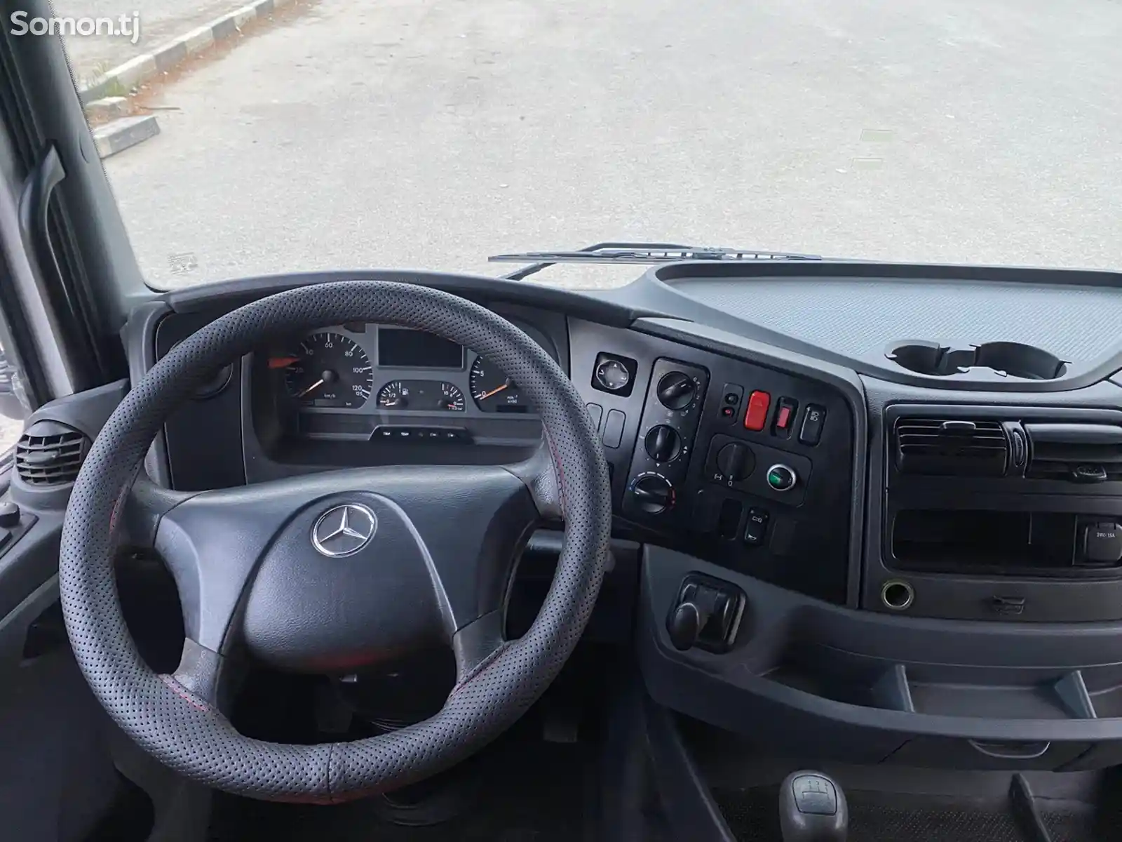 Контейнеровоз Mercedes-Benz Atego 1224,1224-4