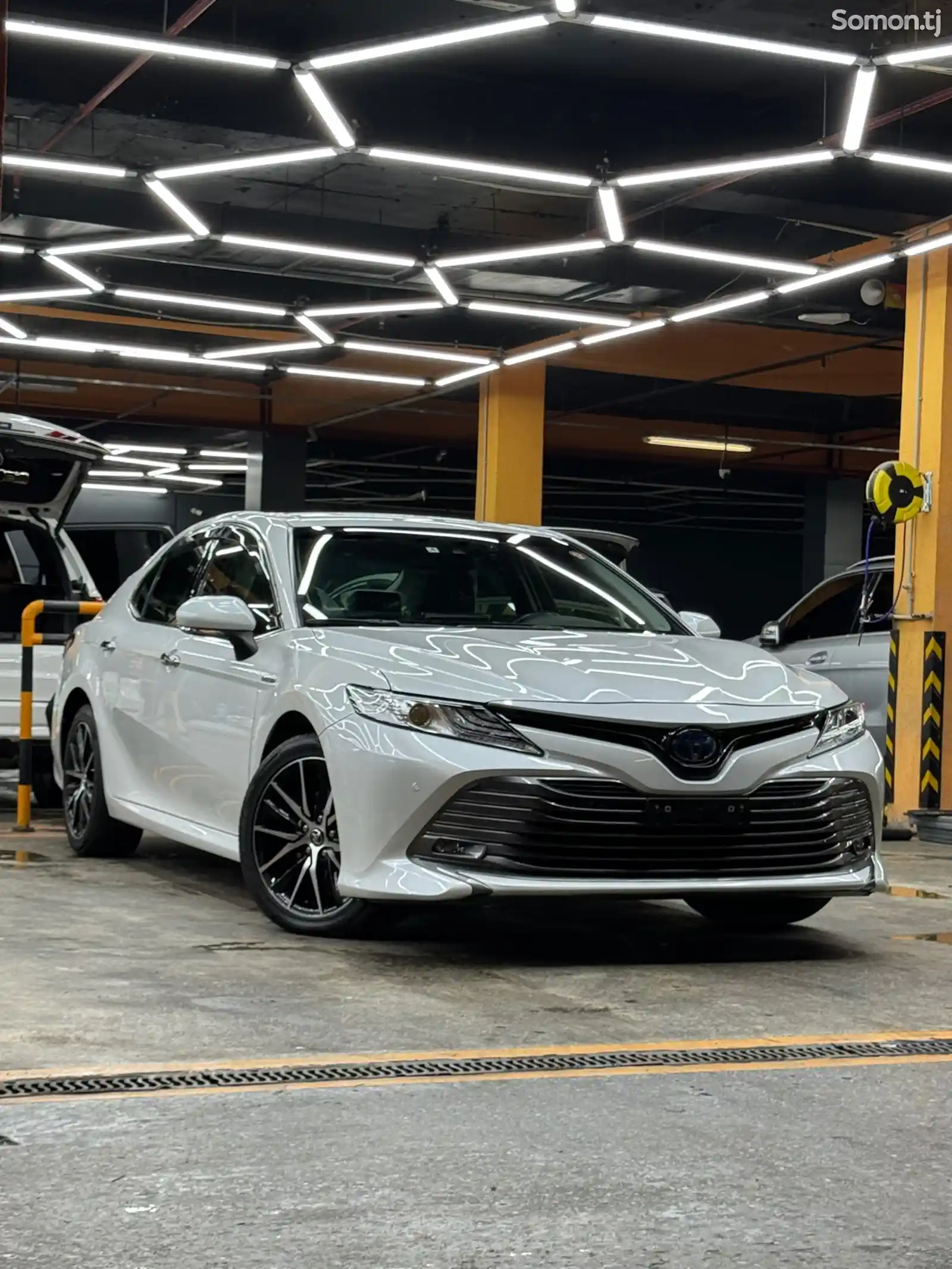 Toyota Camry, 2018-1