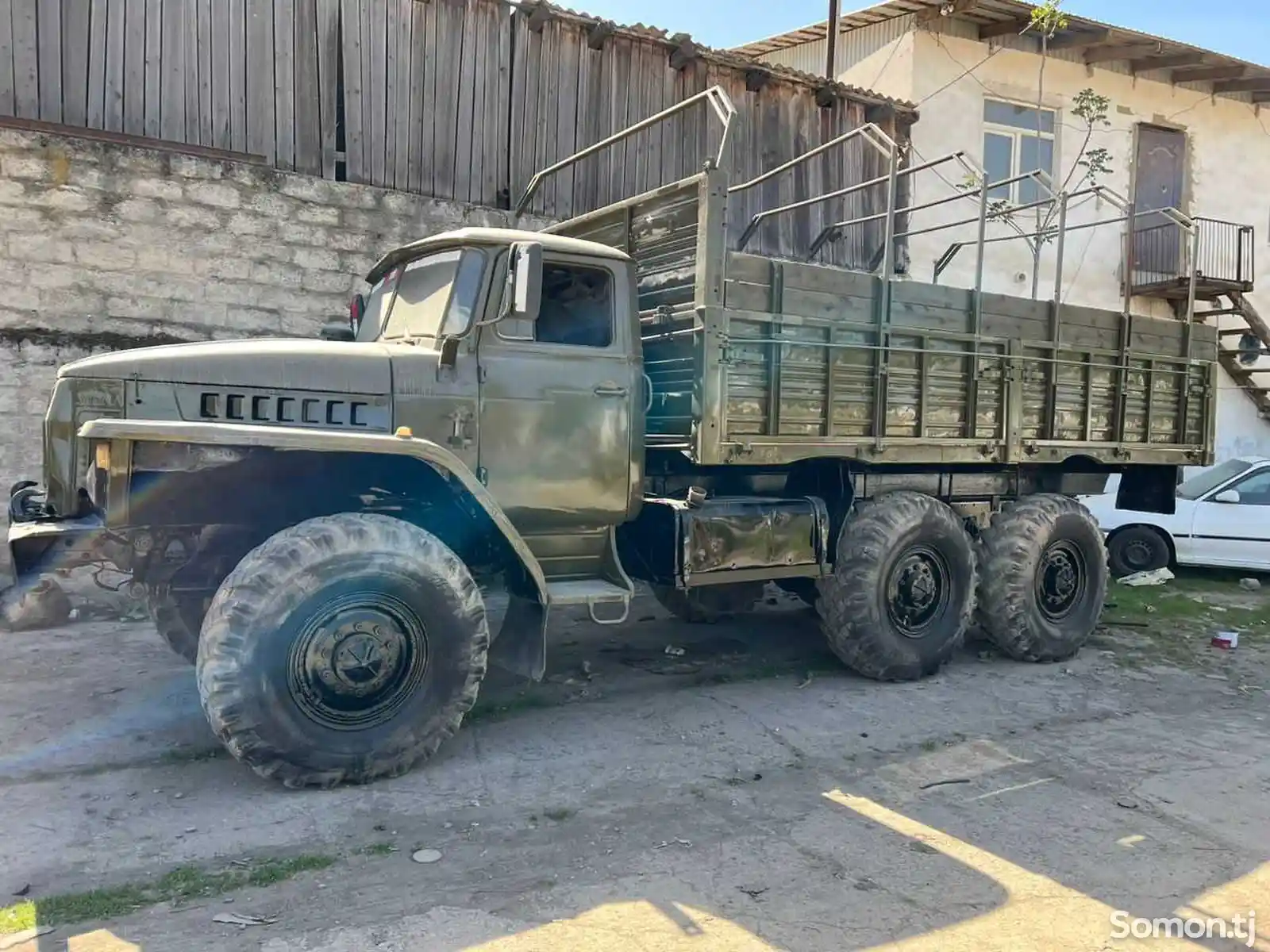 Бортовой грузовик Урал, 2000-3