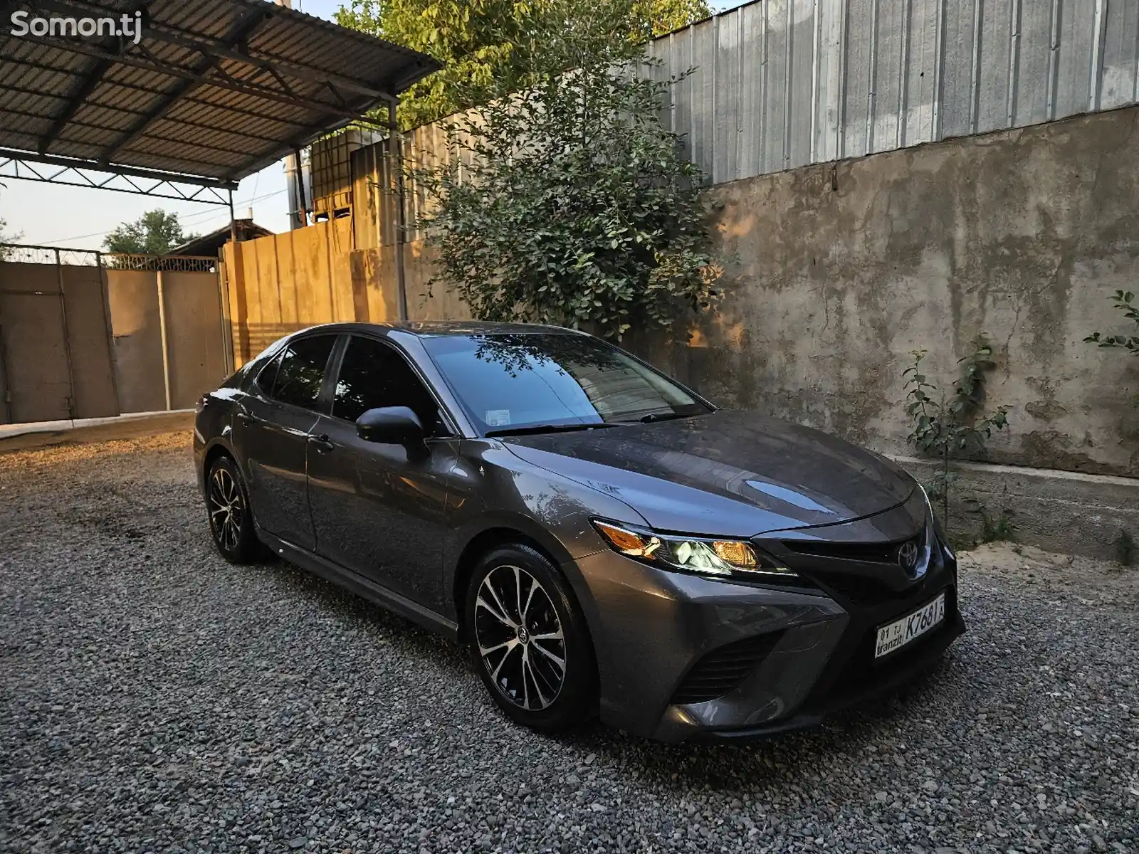 Toyota Camry, 2018-1