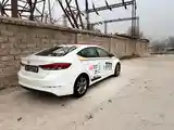 Hyundai Elantra, 2017-4