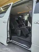 Toyota Vellfire, 2010-7