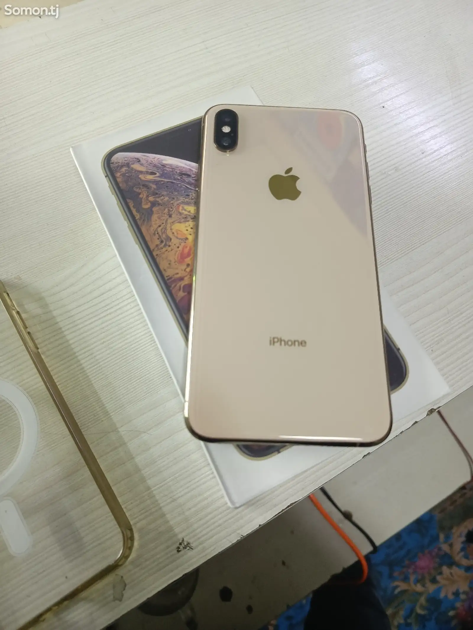 Apple iPhone Xs Max, 64 gb, Gold-1