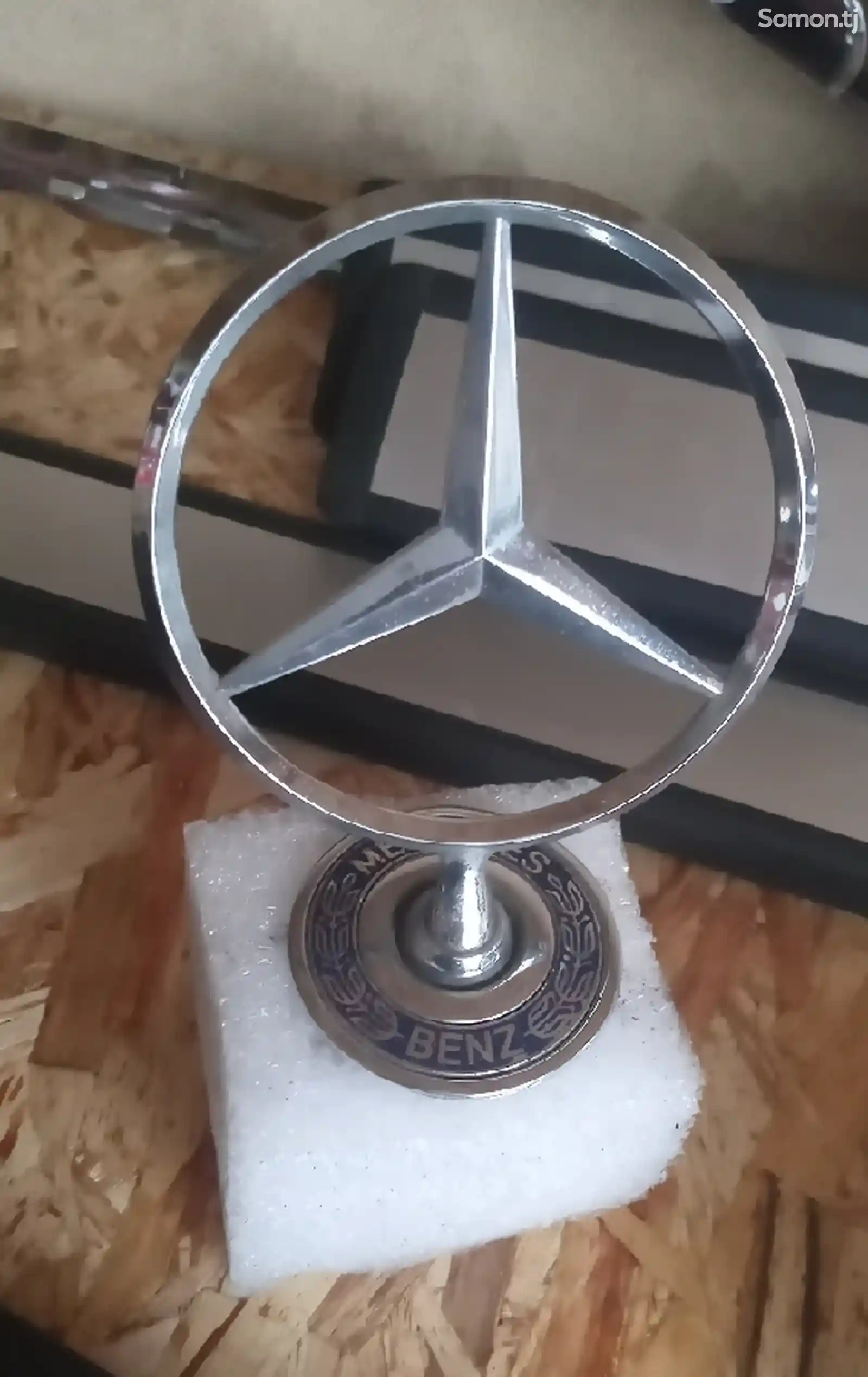 Знак от Mercedes-benz W202-1