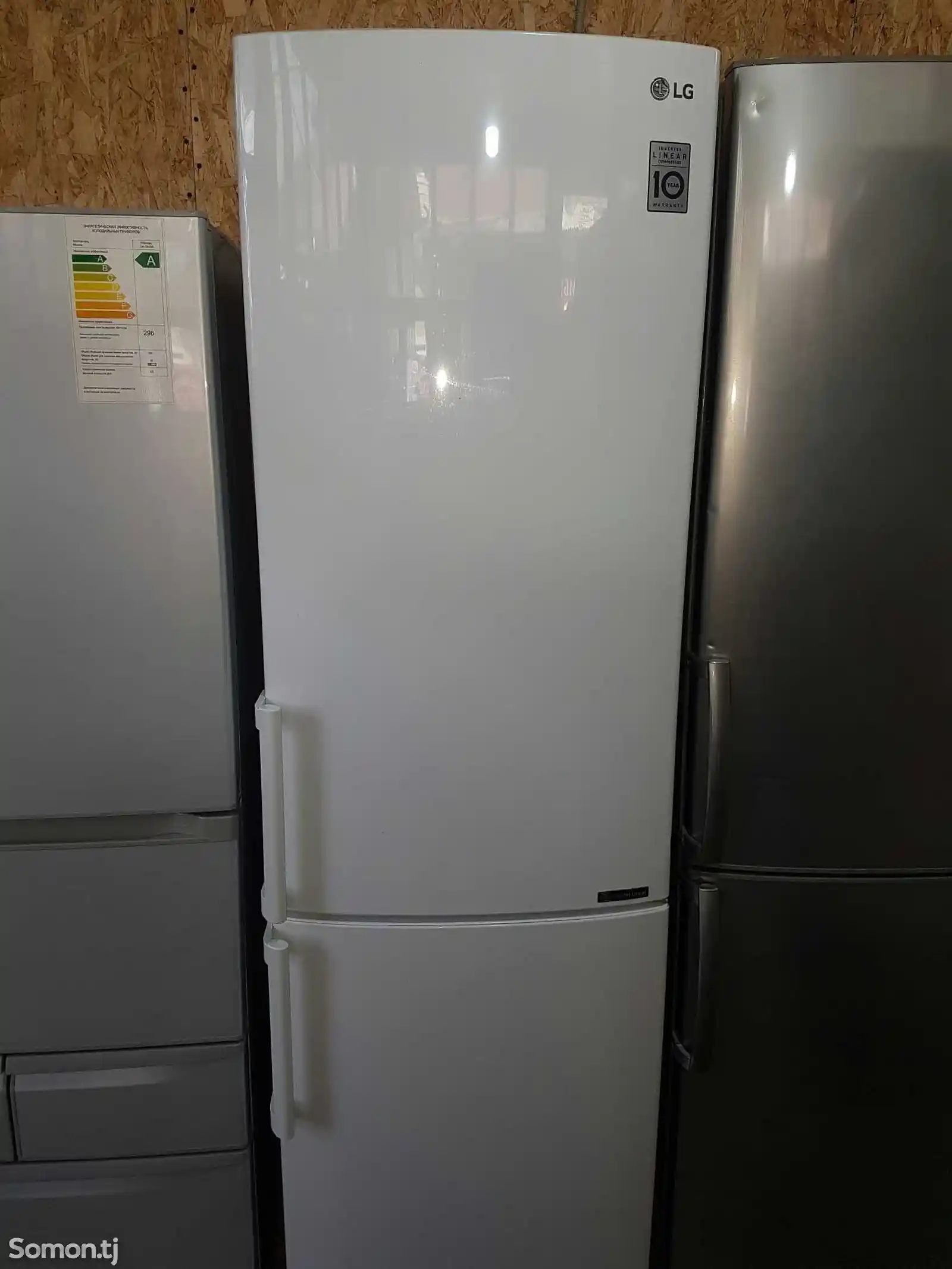Двухкамерный холодильник LG no frost с сенсорным дисплеем-1