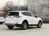 Toyota RAV 4, 2015-5