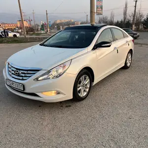 Hyundai Sonata, 2011